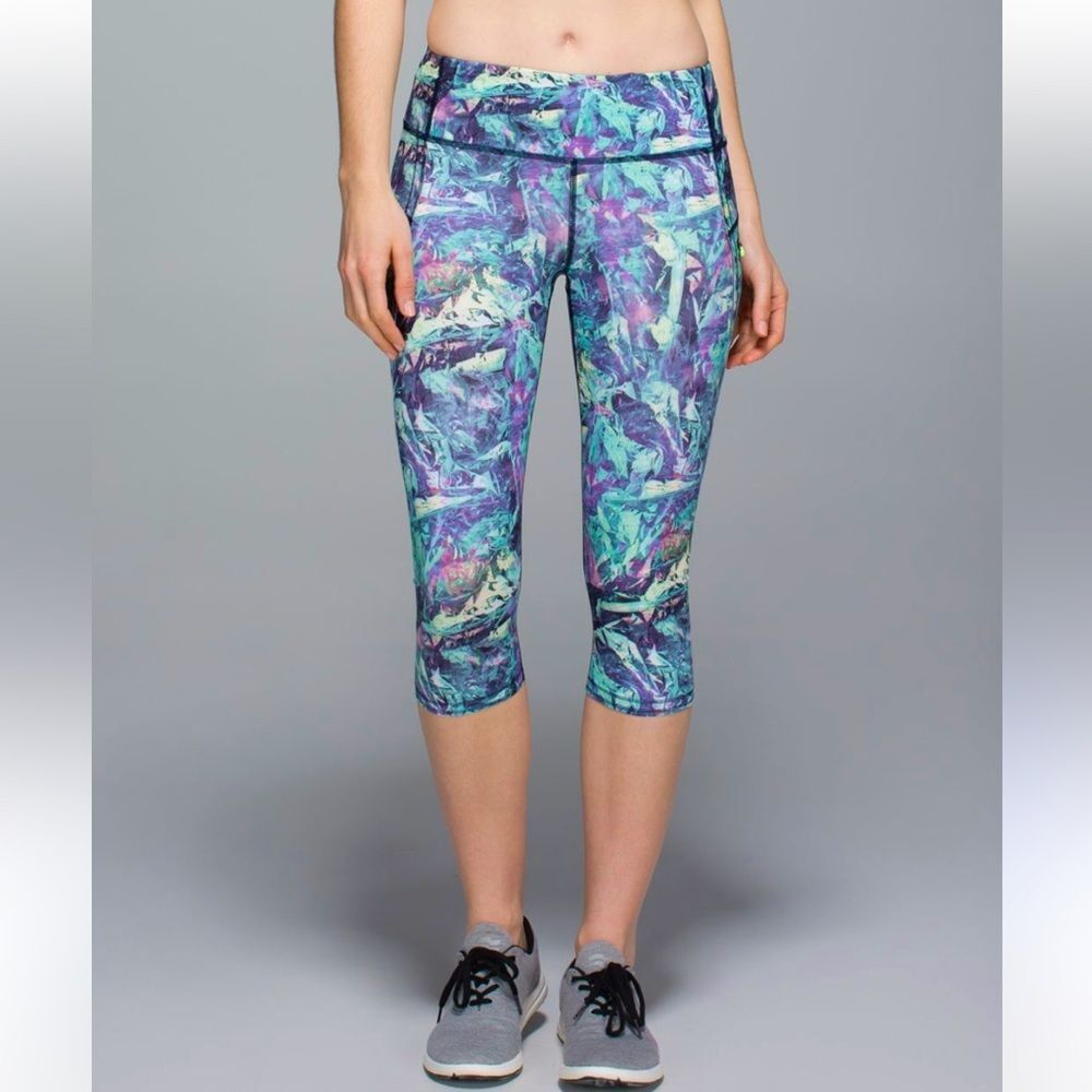Lululemon Leggings Women’s Run:Top Speed Crop
Iridescent Multi size 8